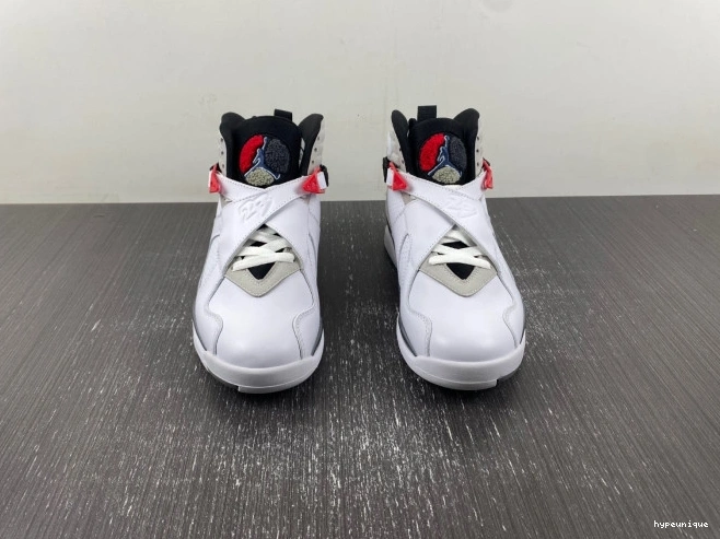HYPE Jordan Bugs Bunny (2013) Retro 305381-103 Air 8 0813